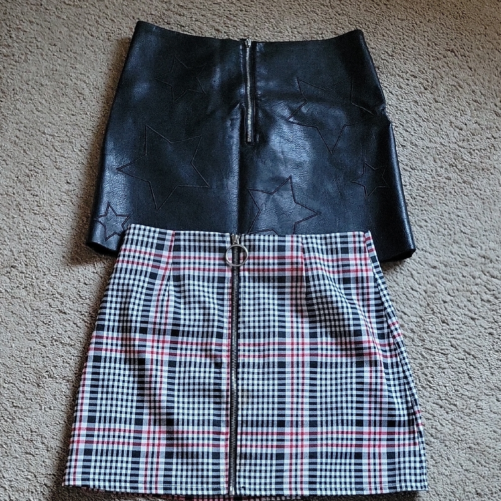Forever 21 Black Star and Plaid Mini Skirt